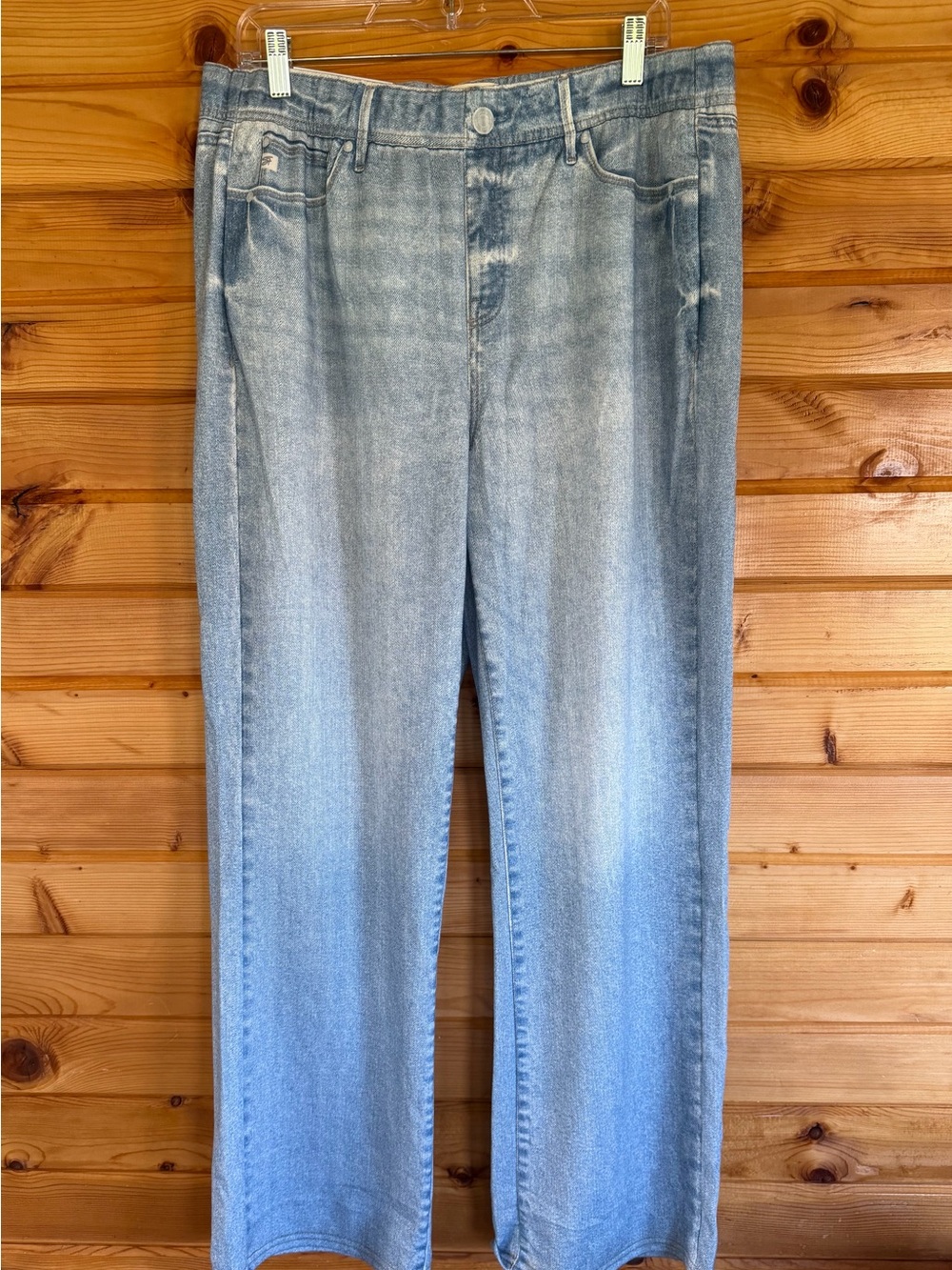 Seven7 Women's Illusion Jeans Sweatpants Feel, Denim Look in Light Blue Fade